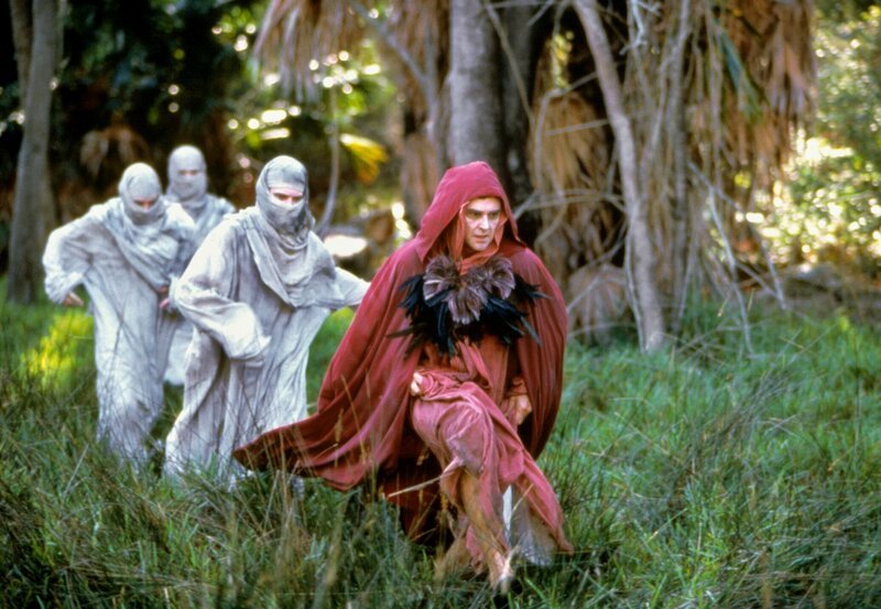 Dante (Shane Briant) mit Schatten. – Bild: NO3; NDR/​Grundy TV