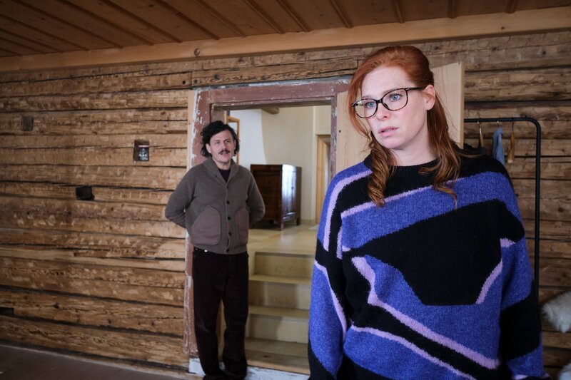 Weihnachtspäckchen ...haben alle zu tragen – Bild: ORF/​ZDF/​Jacqueline Krause-Burberg