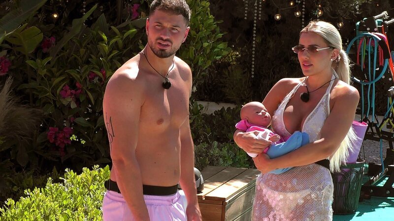 Die Couples müssen sich als Eltern beweisen. – Bild: RTLZWEI