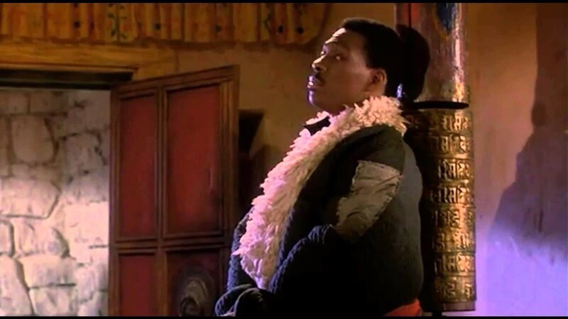 Chandler Jarrell (Eddie Murphy) spürt als Detektiv für das Jugendamt ausgebüxte Kinder auf. Diesmal muss er ein mit übernatürlichen Kräften ausgestattetes Kind finden, das entführt wurde. – Bild: ZDF/​Bruce W. Talamon