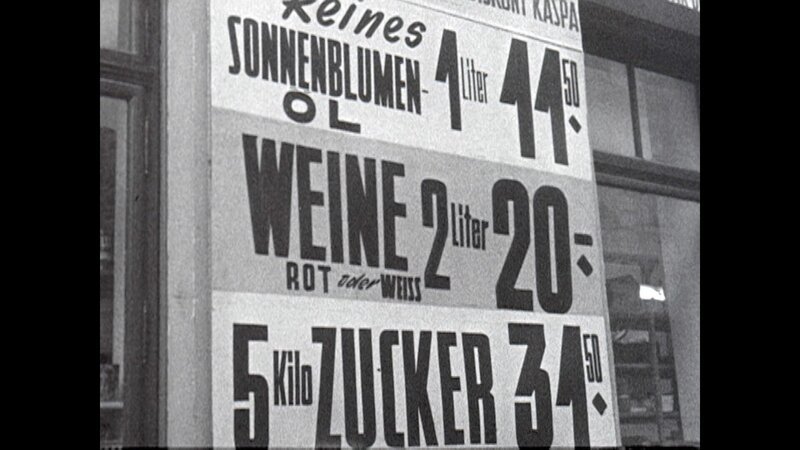 Konsumgesellschaft. – Bild: Neuland Film /​ ORF