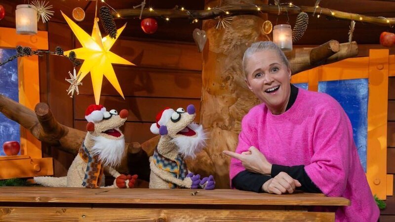 Jan und Henry haben Angst, dass es der Nikolaus nicht zu ihnen schafft. Sie entwickeln einen Ersatz-Plan. – Bild: KiKA