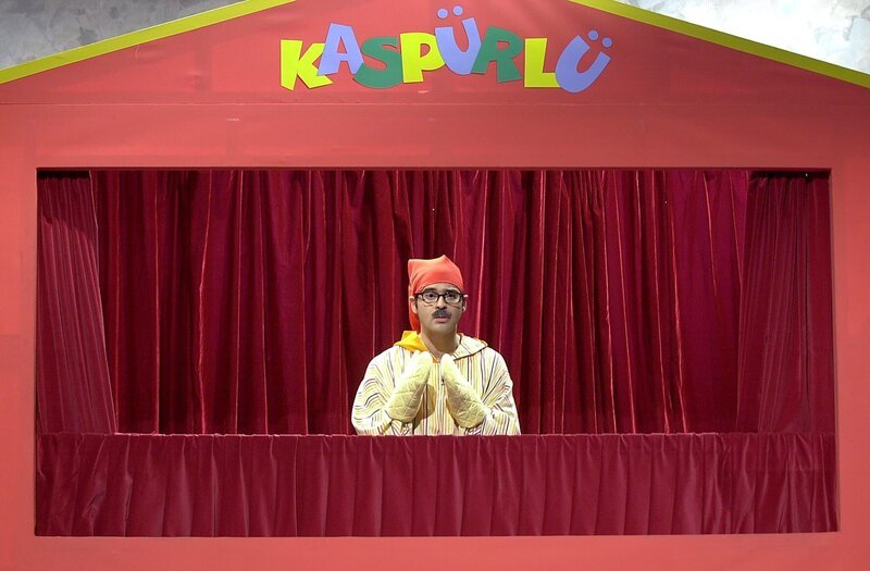Kaspürlü: Rick Kavanian gibt seine Bestes. – Bild: ProSieben / S.E.T. Kaspürlü: Rick Kavanian gibt seine Bestes. – Bild: ProSieben / S.E.T.
