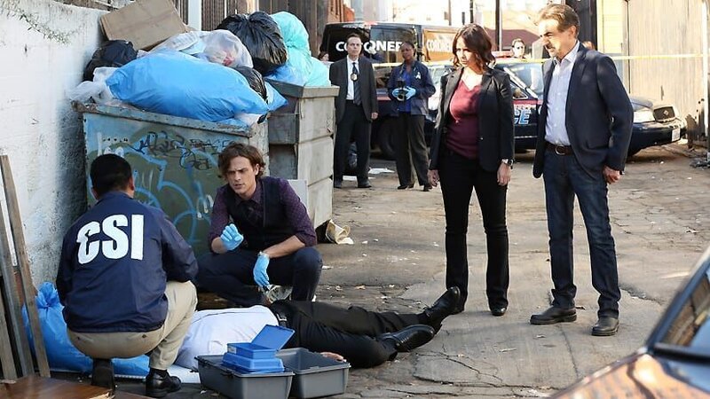 L-R: Dr. Spencer Reid (Matthew Gray Gubler), Kate Callahan (Jennifer Love Hewitt), David Rossi (Joe Mantegna) – Bild: 2014 American Broadcasting Companies, Inc. All rights reserved.