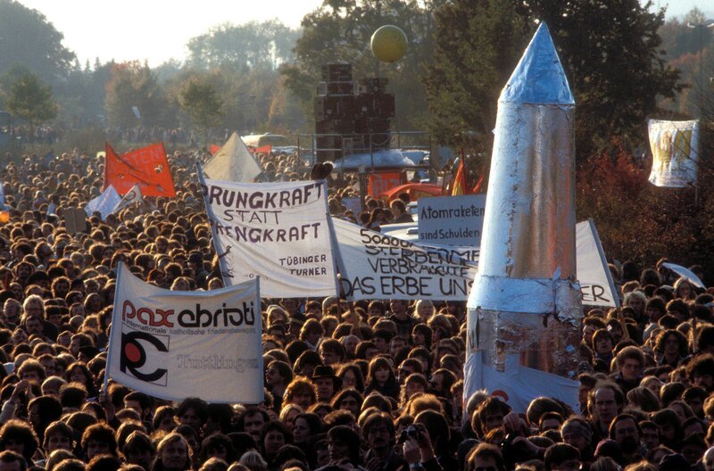 Demonstration gegen die nukleare Aufrüstung in Bonn, 1983. – Bild: WDR/​imago/​Sommer