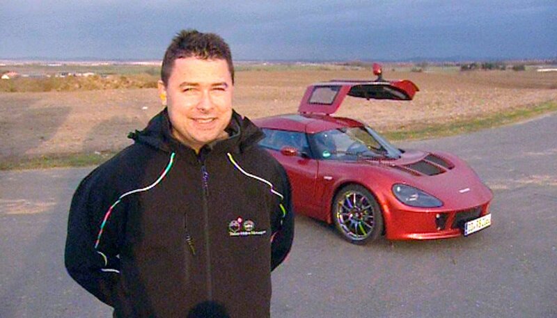 rbb Fernsehen DER OSTEN AUF VIER RÄDERN, „Mobil sein in der DDR“, am Dienstag (17.02.15) um 21:00 Uhr. Der legendäre Melkus Sportwagen wird heute wieder produziert. Der Enkel von Heinz Melkus, Sepp Melkus (Bild) führt heute die kleine, aber feine Manufaktur. Für den „Ferrari des Ostens“ gibt es jetzt schon unzählige  Voranmeldungen. – Bild: rbb/​Frank-Otto Sperlich