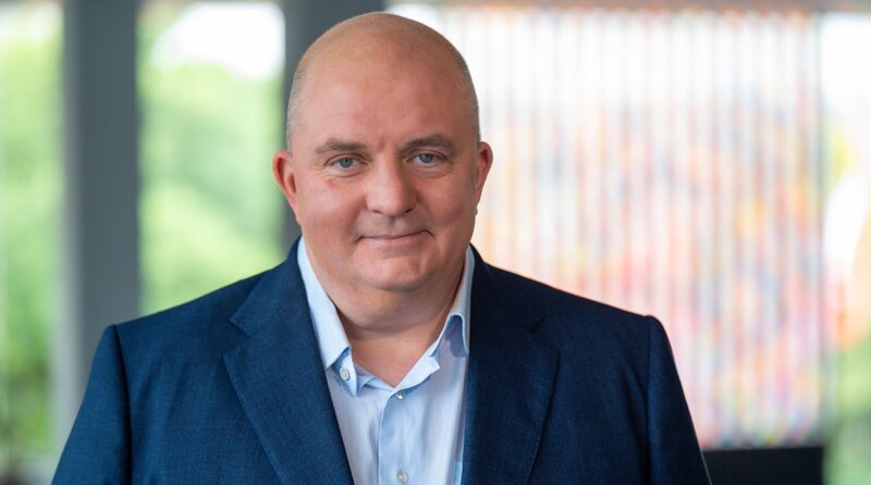 Jörg Thadeusz, Moderator beim Rundfunk Berlin-Brandenburg (rbb) – Bild: rbb/​Thomas Ernst