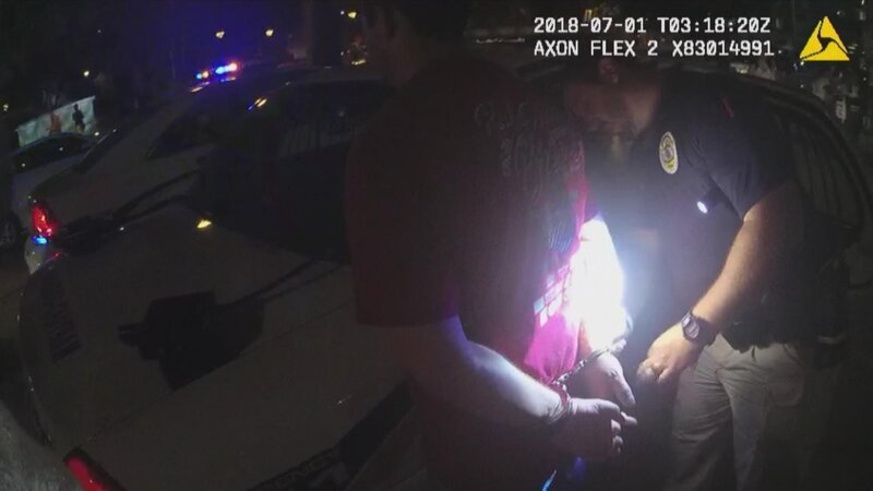 Ryan Cherwinski being arrested outside of Vinnie Van Go-Go’s in Savannah – Bild: Lion Television, LLC.