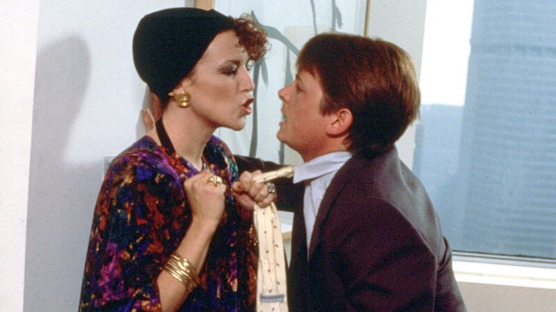 Brantley (Michael J. Fox) in den Fängen von Vera (Margaret Whitton).. – Bild: RTL II