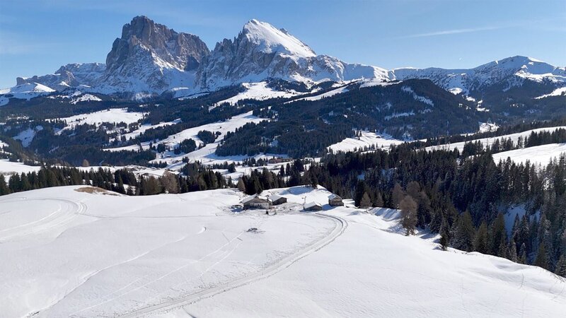 Seiser Alm mit Langkofel und Plattkofel. – Bild: ORF/Mannicam Seiser Alm mit Langkofel und Plattkofel. – Bild: ORF/Mannicam