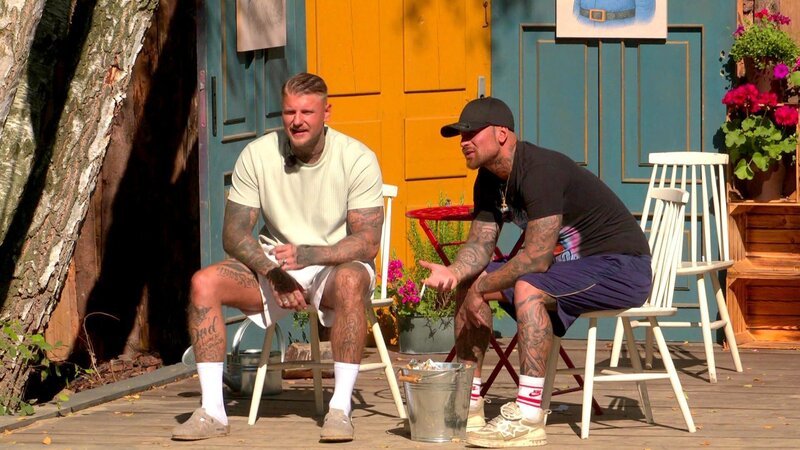 Gigi und Paco schmieden einen Geheimbund fürs Finale. – Bild: RTLZWEI