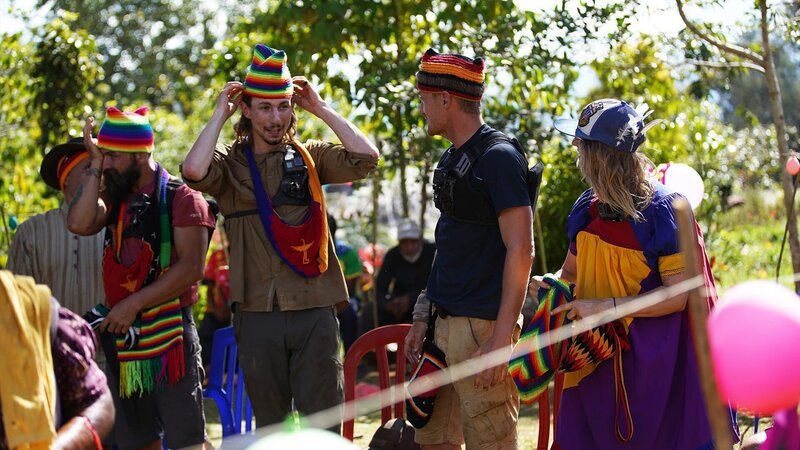 Parker Schnabel (m.) – Bild: Warner Bros. Discovery