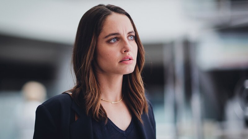 Hört genau zu: Matilde Gioli als Dr. Giulia Giordano – Bild: SRF/​SONY Pictures /​ Fabrizio De Blasio