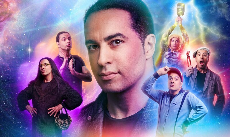 „Yallah Hopp!“ – das versteht jede:r, egal ob mit Migrations- oder Kurpfalzhintergrund. Selbst Oxford-Deutsche begreifen sofort: Bei Bülent Ceylan herrscht Aufbruchstimmung. Der Kurpfälzer Comedian begeistert mit seinem Bühnenprogramm die Zuschauer:innen in der ausverkauften Porsche-Arena in Stuttgart. – Bild: SWR/​Arno Steinfort/​D4-Entertainment