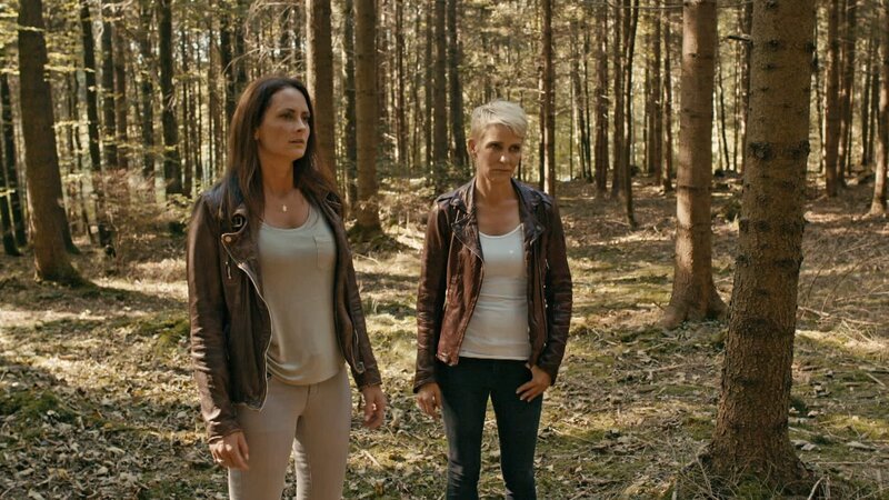 Daniela Stamm (l.); Alexandra Rietz (r.) – Bild: SAT.1