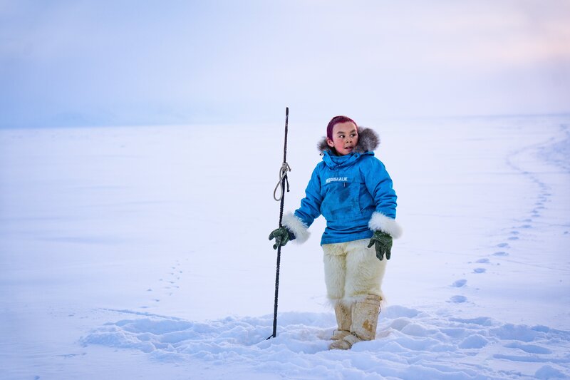 Im Norden Grönlands leben die Inughuit – eine Untergruppe der Inuit, die noch heute von der Jagd lebt. – Bild: Josefin Kuschela /​ ZDF