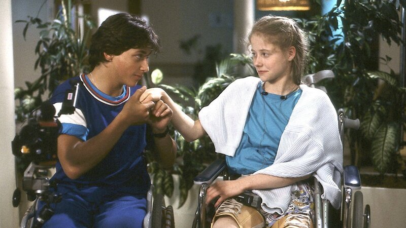 Im Krankenhaus lernen sich Anna (Silvia Seidel) und Rainer (Patrick Bach) kennen. Beide verbindet ein ähnliches Schicksal. – Bild: ZDFneo