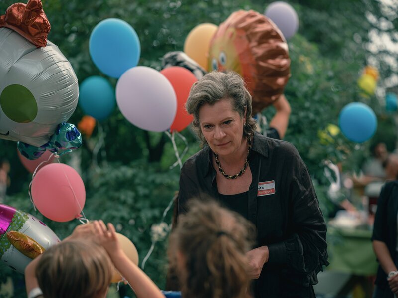 Johanna Orsini (Olga). – Bild: ORF/​Amazon/​MGM