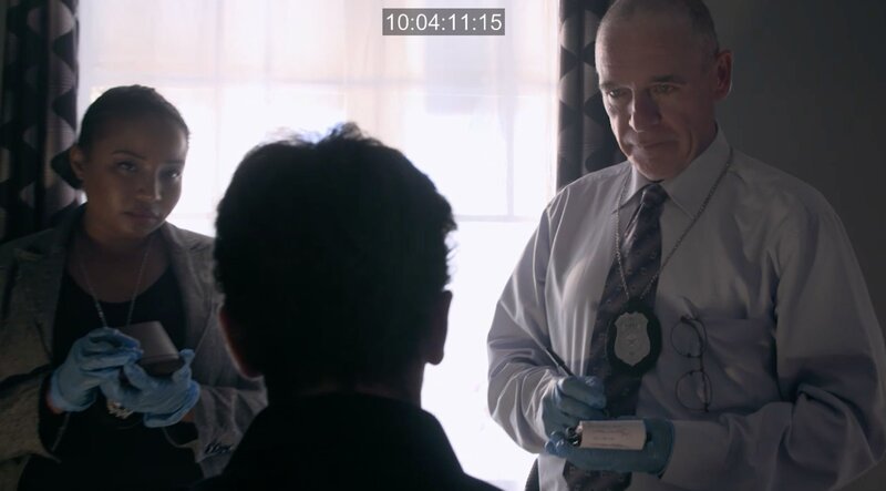 Die Ermittler beobachten den Mann – Bild: Z/​abacus /​ Crime + Investigation /​ abacus media