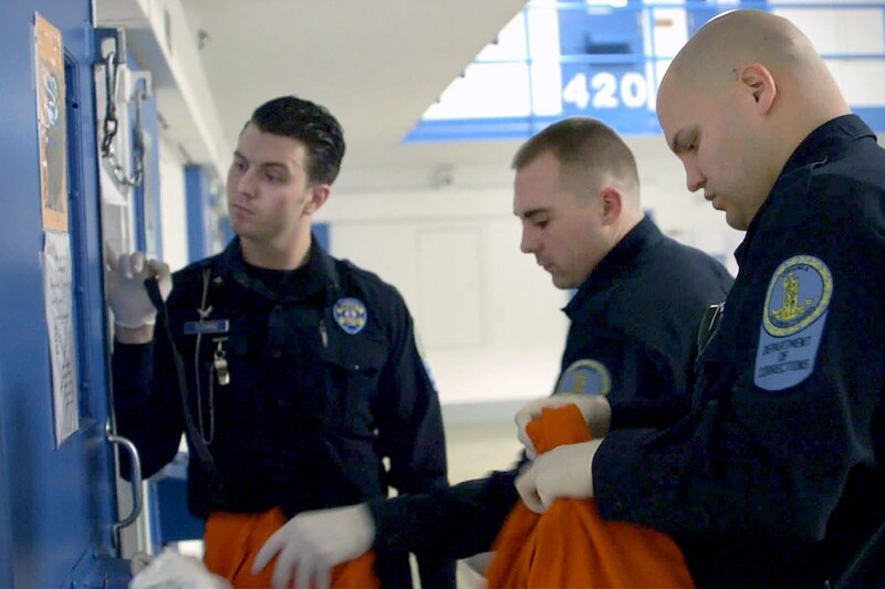 8 m² Einsamkeit – Bild: WDR/​Nelson Hume