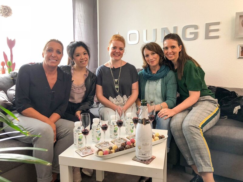 V.l.: Birgit, Milly, Annelie, Brigitte und Ana – Bild: MG RTL D /​ Constantin Ent