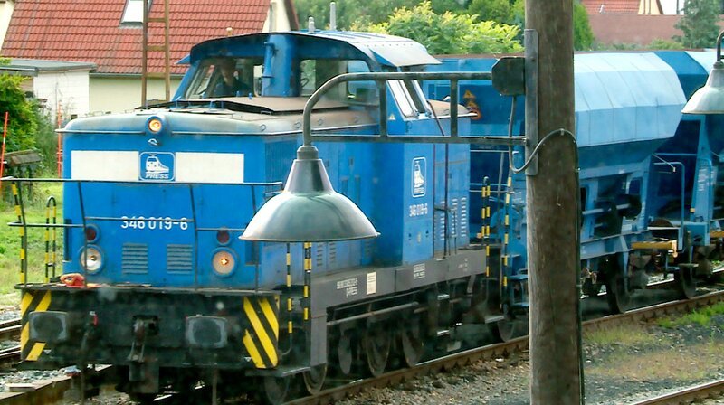 Rangierbetrieb in Espenhain. Hier werden die Güterwagen der PRESS zu Zügen zusammengestellt, bereit für neue Aufträge der Kunden. – Bild: SWR