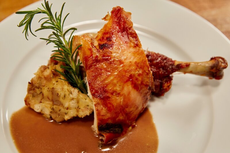 Gefüllter Puter. – Bild: ORF 1