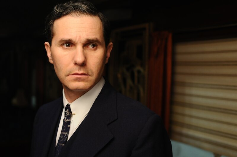 Xavier Bouc (Serge Hazanavicius). – Bild: ORF III