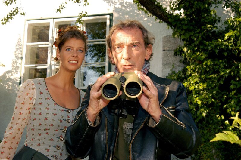 Johanna C. Hohloch (Agnes Pröll), Ludwig Hirsch (Sigmund Anzinger). – Bild: ORF/​Hubert Mican