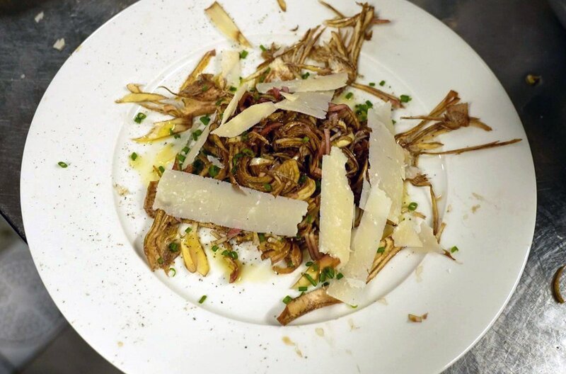 Der Star auf den Tellern der italienischen Lagunenstadt Venedig: die Artischocke – Bild: Elephant Doc