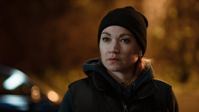 Sarah Kohr (Lisa Maria Potthoff) platzt mitten in einen Museumsraub. – Bild: Christine Schroeder /​ ZDF