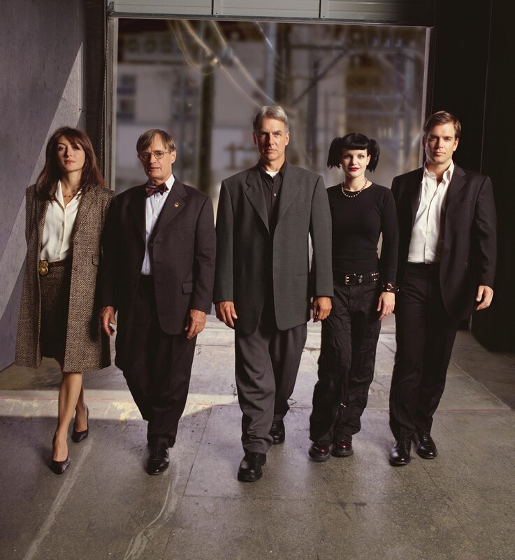 L-R: Caitlin Todd (Sasha Alexander), Donald Mallard (David McCallum), Leroy Jethro Gibbs (Mark Harmon), Abby Sciuto (Pauley Perrette), Anthony DiNozzo (Michael Weatherly) – Bild: CBS Television