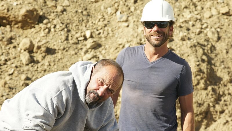 L-R: Dave Turin und Christ Taylor in der Waschanlage – Bild: Discovery Communications