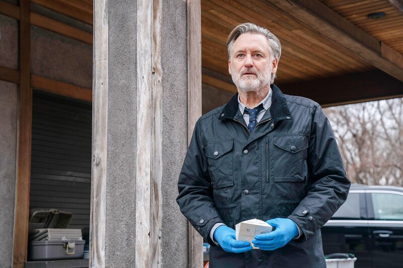 Bill Pullman (Det. Harry Ambrose). – Bild: ORF/​Universal/​Peter Kramer