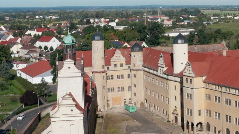 Drohnen-Aufnahme KZ Lichtenburg – Bild: Jean Schablin /​ Spiegel TV