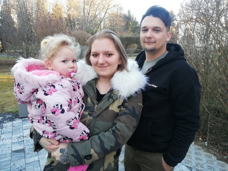 Nadine (m.) und Manuel (r.) – Bild: ProSiebenSat.1 Media SE