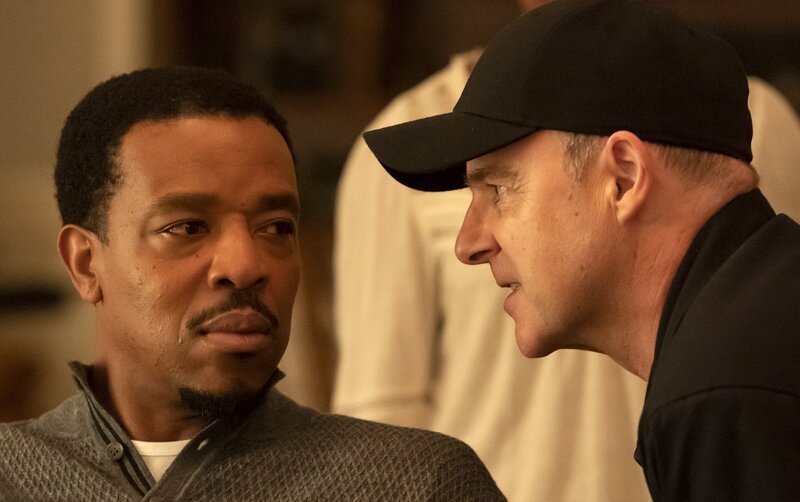 Lincoln Rhyme (Russell Hornsby, l.); Der Knochensammler (Brian O’Byrne, r.) – Bild: NBCUniversal Media, LLC