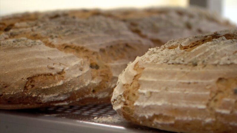 „Genussland Österreich“, „Kulinarik in der Steiermark.“ Unsere Reise durch die Steiermark beginnt in der Kernothek, in St. Ruprecht an der Raab. – Bild: ORF/​Pop Up TV