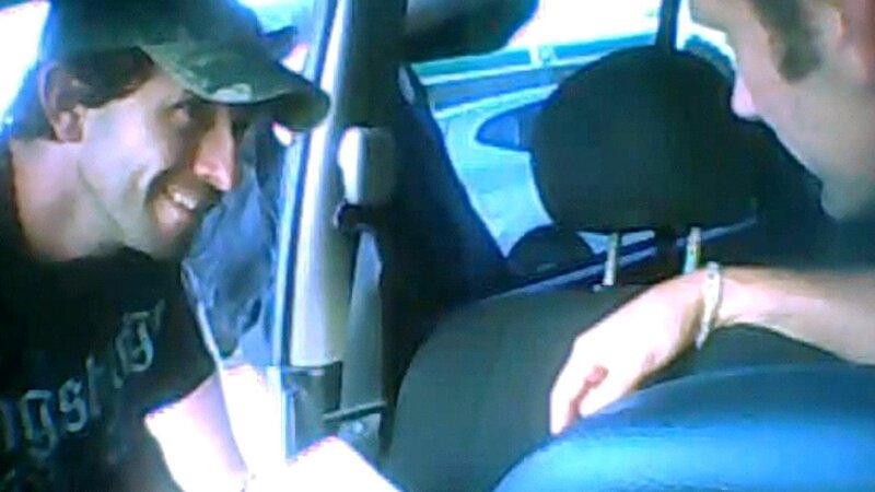 Zwei Männer in einem Auto – Bild: Sky Crime (ITAL)