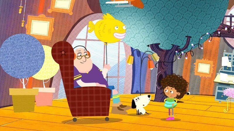 Mia bekommt den Fischballon geschenkt. – Bild: rbb/​Traumhaus Studios