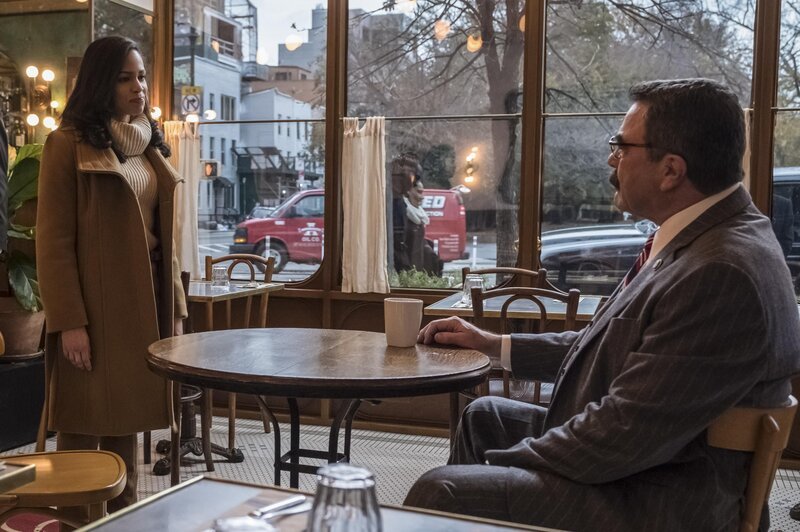 Corey Vallejo (Juani Feliz, l.); Frank Reagan (Tom Selleck, r.) – Bild: CBS Broadcasting, Inc.