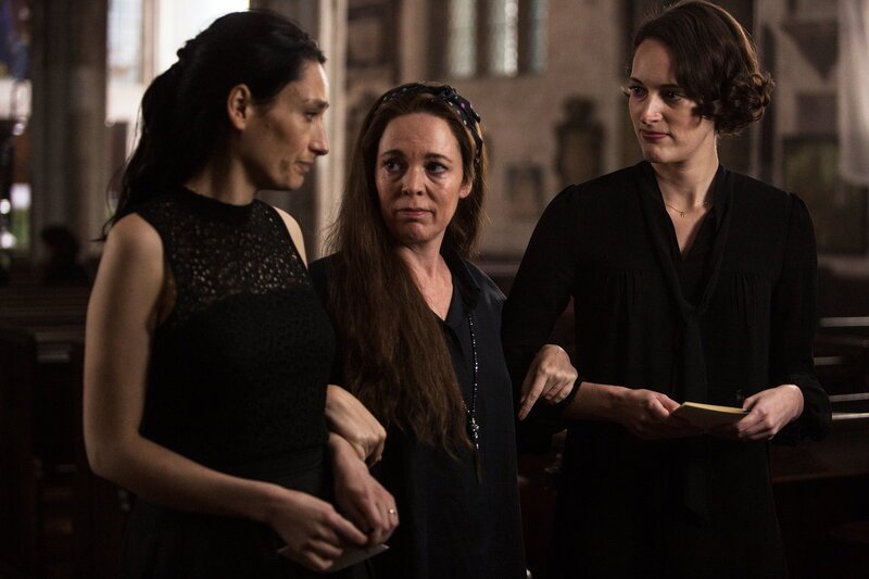 Fleabag Staffel 2 Folge 4 Sian Clifford als Claire, Olivia Colman als Patentante, Phoebe Waller-Bridge als Fleabag – Bild: SRF2