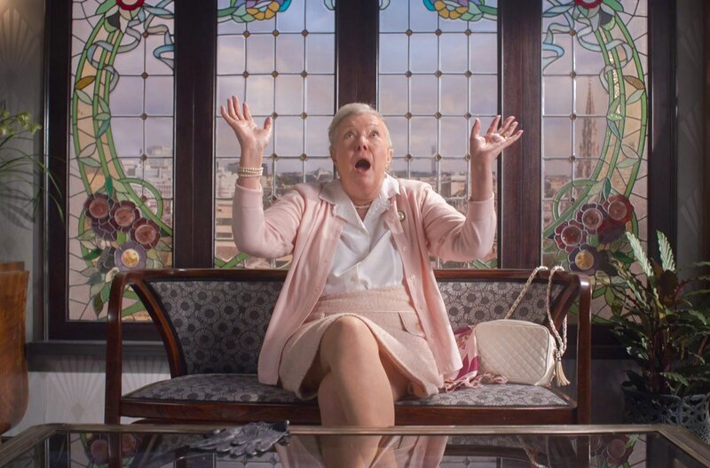 Eine alte Dame lebt allein und zurückgezogen mit ihrer Katze-  ihrem Ein und Alles. Eines Tages begegnet ihr ein Dschinn, der ihr einen Wunsch erfüllt. Doch nicht alle Wünsche gehen in Erfüllung … – Bild: Lm Productions/​Bakea Productions