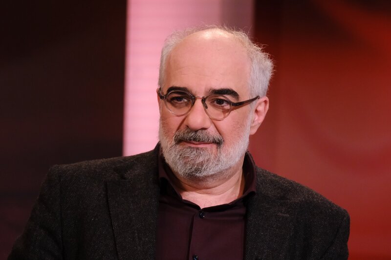 Michael Niavarani. – Bild: ORF/​Günther Pichlkostner