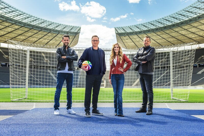 (v.l.n.r.) Matthias Killing; Matthias Opdenhövel; Andrea Kaiser; Wolff-Christoph Fuss – Bild: SAT.1 / Boris Breuer (v.l.n.r.) Matthias Killing; Matthias Opdenhövel; Andrea Kaiser; Wolff-Christoph Fuss – Bild: SAT.1 / Boris Breuer