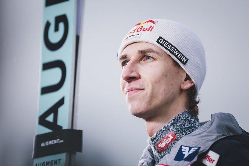 Daniel Tschofenig während des FIS Skisprung-Weltcup-Finales auf der Skisprungschanze Planica in Ratece, Slowenien, am 28. März 2025. – Bild: Red Bull Content Pool /​ JFK /​ www.redbullmediahouse.com