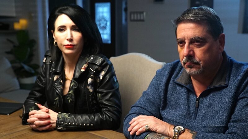 Cindy Kaza and Steve DiSchiavi are ready to reveal their findings to their clients in Cibolo, TX as seen on Travel Channel’s The Dead Files. – Bild: Discovery, Inc.
