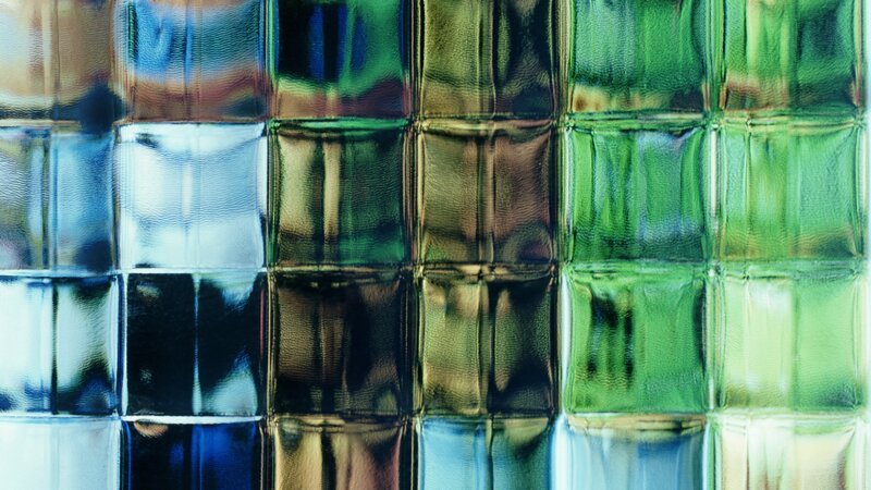 Glass bricks, full frame – Bild: Ryan McVay