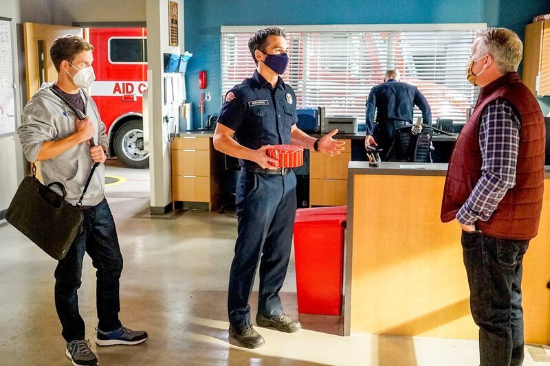 Lachlan Buchanan (Emmett Dixon), Jay Hayden (Travis Montgomery), Robert Curtis Brown (Paul Montgomery). – Bild: ORF/​Disney/​ABC/​Kelsey McNeal