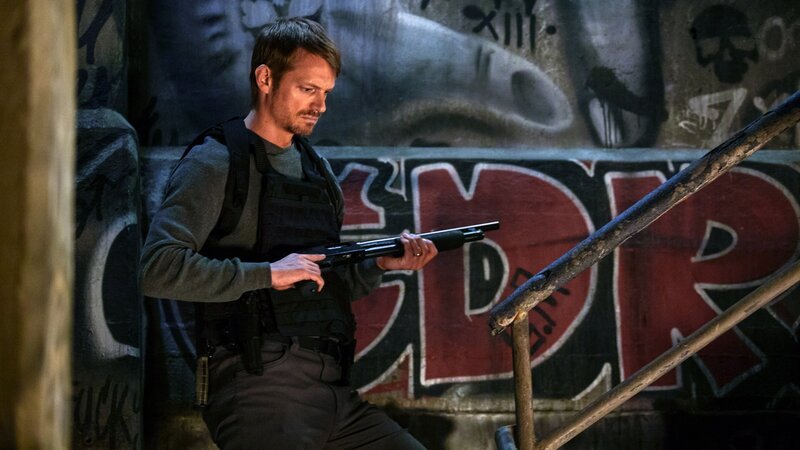 Brian Godlock (Joel Kinnaman) will Rache für den Tod seines Sohnes. – Bild: RTLZWEI /​ Carlos Latapi/​Lionsgate